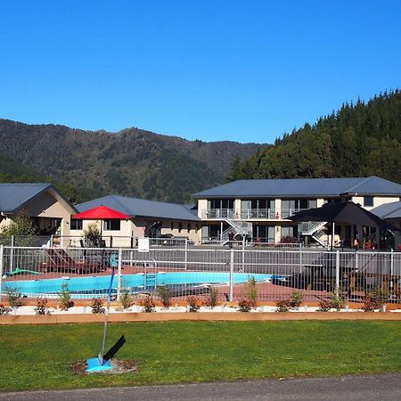 Linkwater Motel And Backpackers Екстер'єр фото