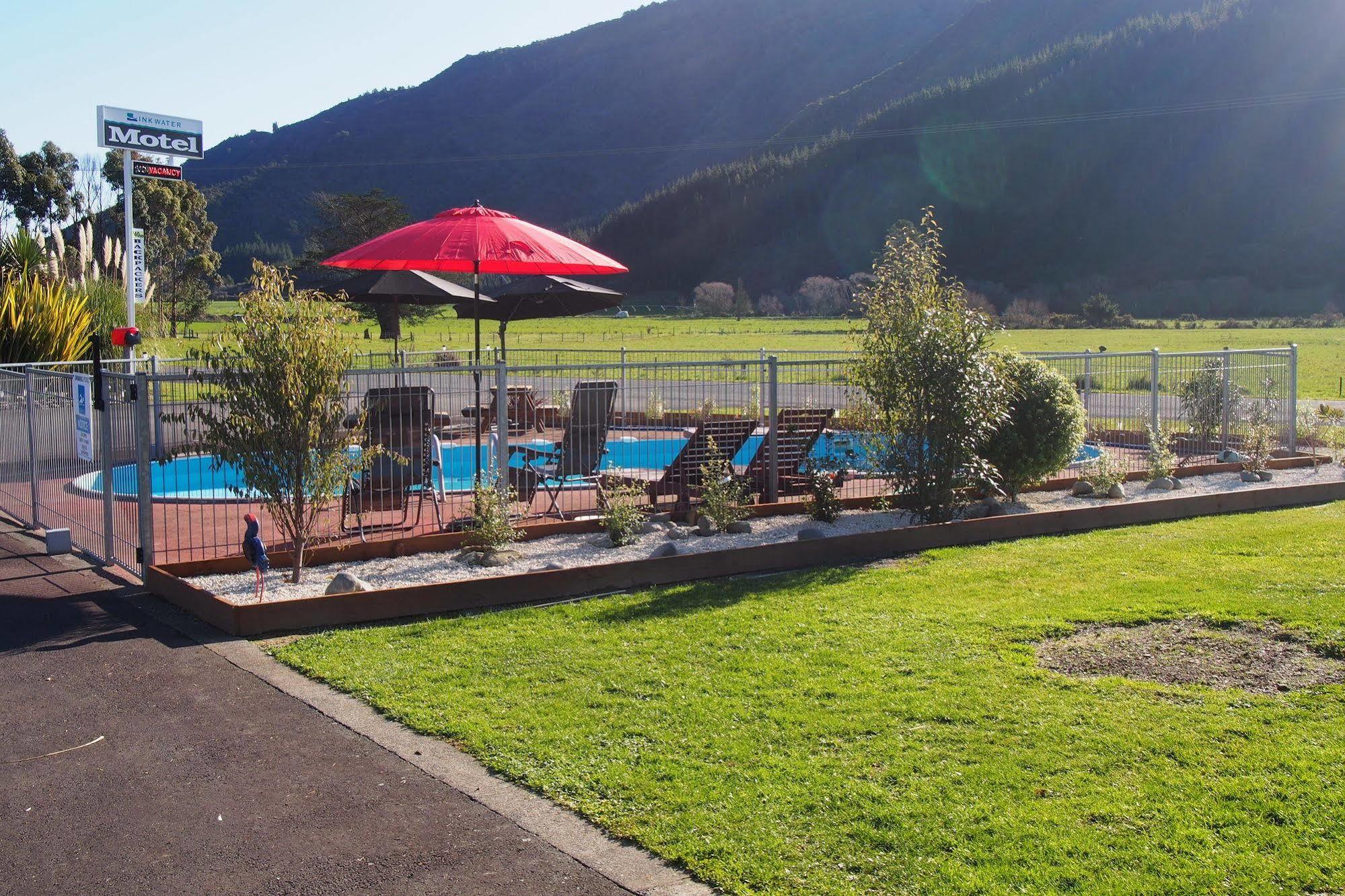 Linkwater Motel And Backpackers Екстер'єр фото