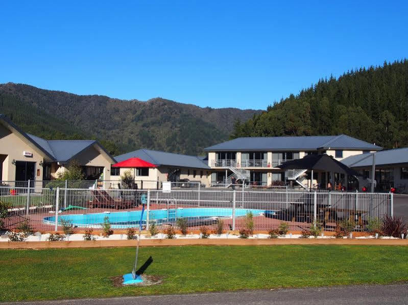 Linkwater Motel And Backpackers Екстер'єр фото